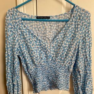 Sky blue long sleeve! Cinched waist and cuffs!